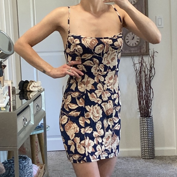 🌼 NWT Free People Floral Strappy back open back mini dress very flattering - Picture 4 of 17